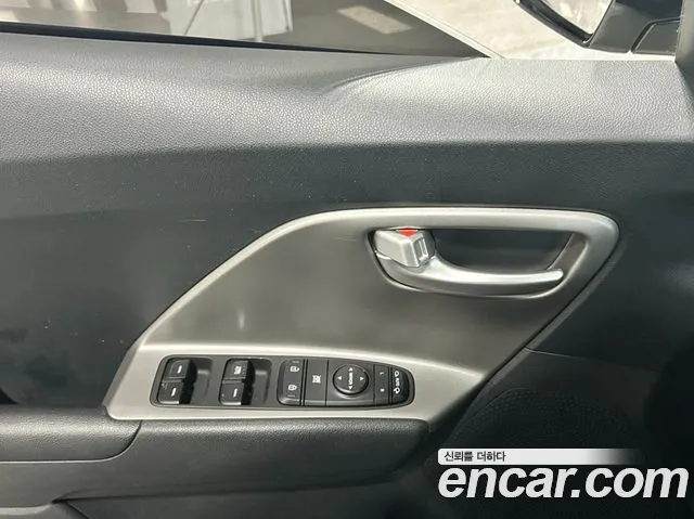 Kia Niro — Фото автомобиля 13