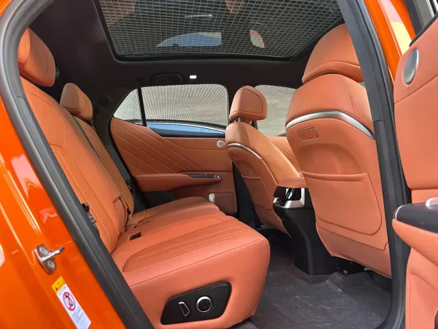 Changan Qiyuan E07 — Фото автомобиля 9