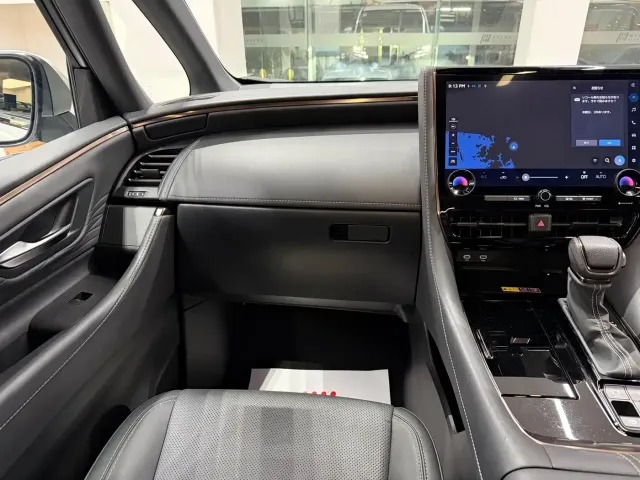 Toyota Alphard — Фото автомобиля 11