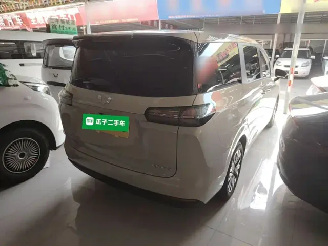 Wuling Starlight 730 — Фото автомобиля 6