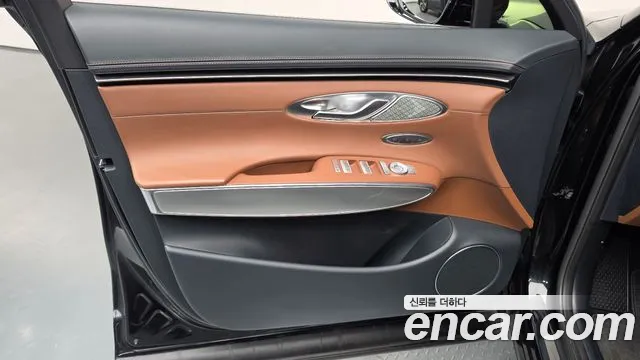 Genesis GV70 — Фото автомобиля 13