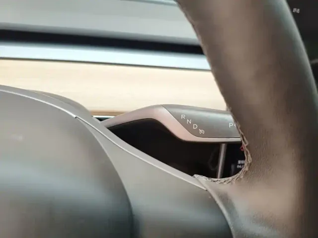 Tesla Model 3 — Фото автомобиля 13