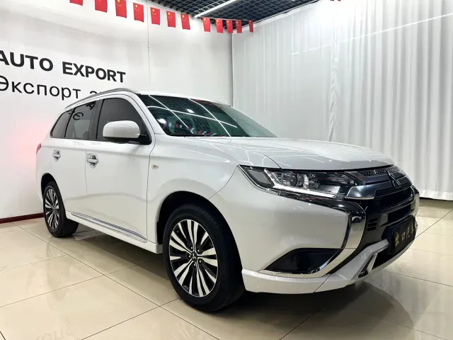 Mitsubishi Outlander — Фото автомобиля 3