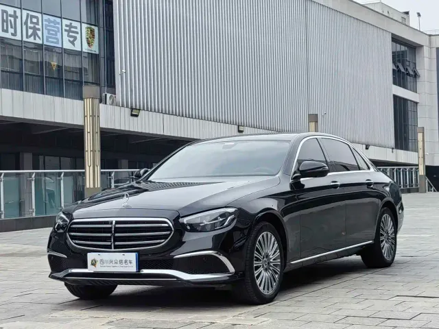 Фотография автомобиля — Mercedes-Benz E-Class