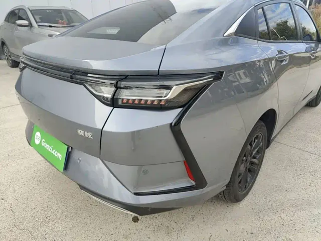 Dongfeng Yixuan — Фото автомобиля 7