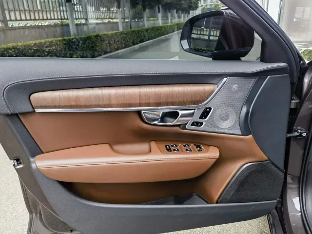 Volvo S90 — Фото автомобиля 7