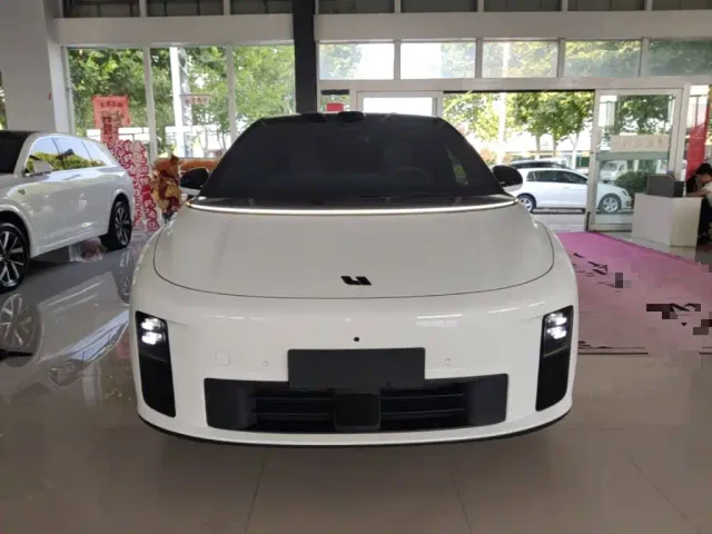 Li Auto i6 — Фото автомобиля 2