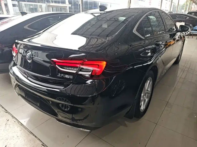 Buick Regal — Фото автомобиля 6