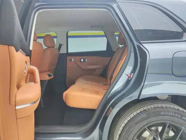 Leapmotor C10 — Фото автомобиля 11