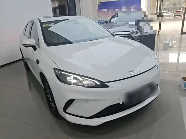 BYD Seal 05 DM-i — Фото автомобиля 3