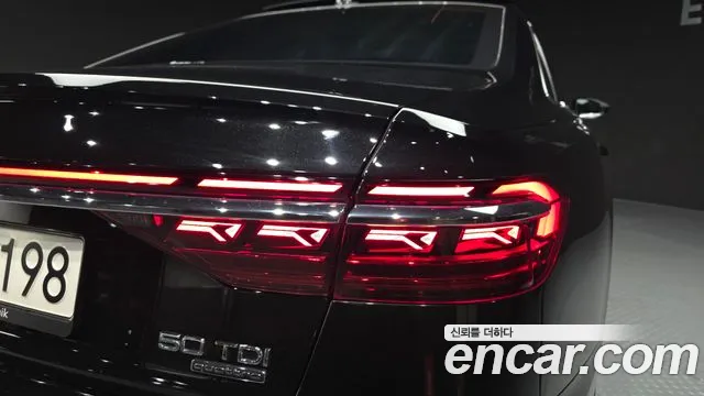 Audi A8 D5 — Фото автомобиля 8