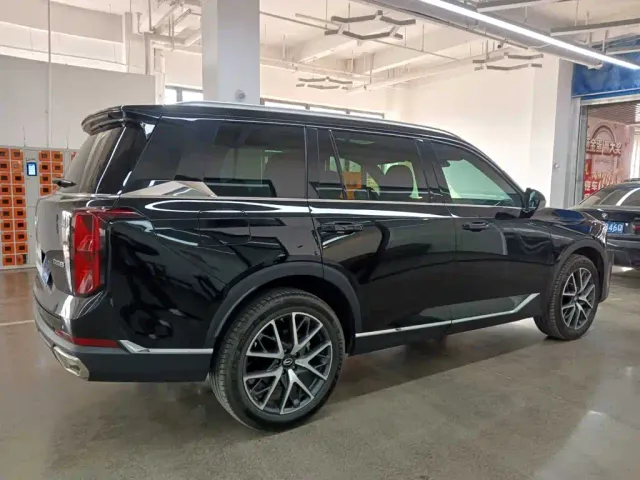 GAC Trumpchi GS8 — Фото автомобиля 12