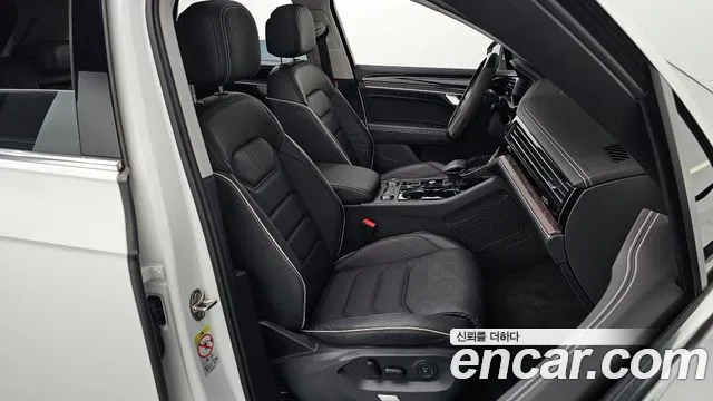 Volkswagen Touareg Touareg 3 поколение 3.0 TDI Prestige — Фото автомобиля 10