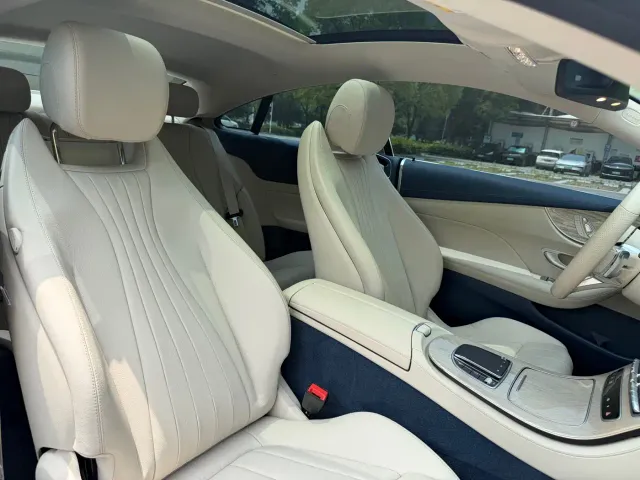 Mercedes-Benz E-Class — Фото автомобиля 14