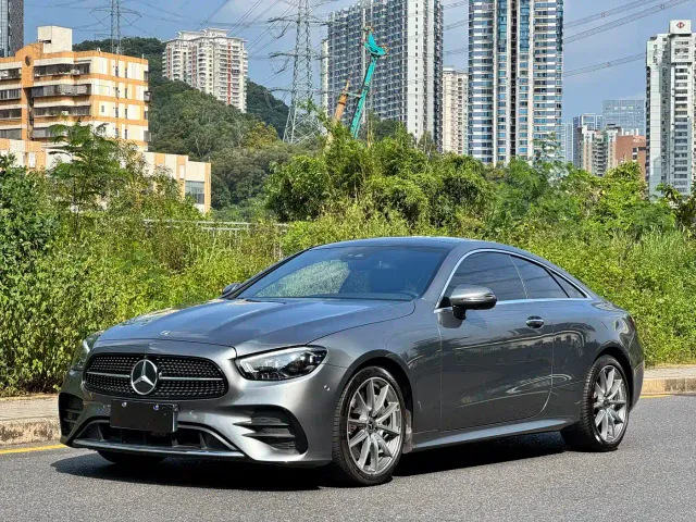 Фотография автомобиля — Mercedes-Benz E-Class