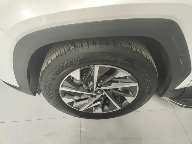 Hyundai Tucson — Фото автомобиля 24