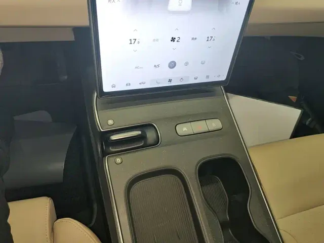 Nio ET5 Touring — Фото автомобиля 13