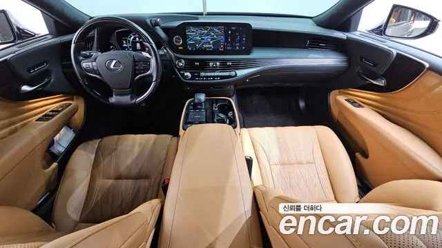 Lexus LS — Фото автомобиля 3