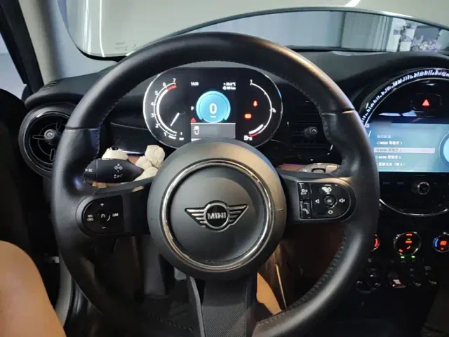 MINI Hatch — Фото автомобиля 10