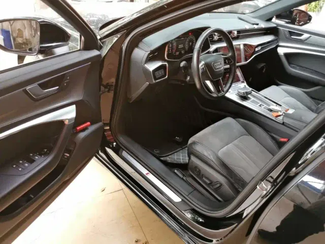 Audi A6L — Фото автомобиля 15