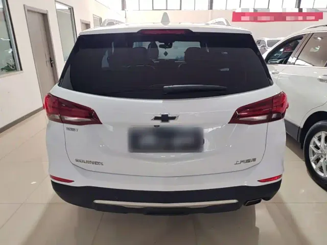 Chevrolet Equinox — Фото автомобиля 5