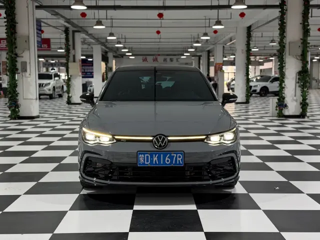 Volkswagen Golf — Фото автомобиля 2