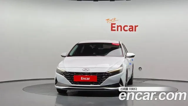 Hyundai Avante CN7 — Фото автомобиля 3