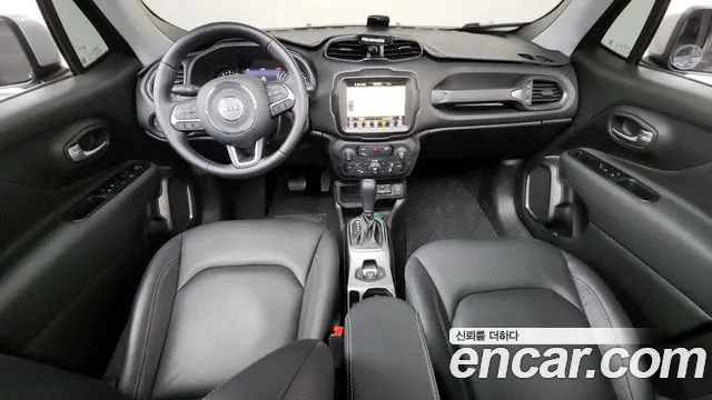 Jeep Renegade — Фото автомобиля 7