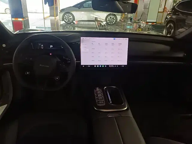 Xiaomi SU7 — Фото автомобиля 9