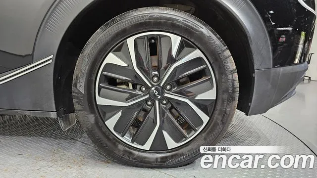 Kia EV6 — Фото автомобиля 21