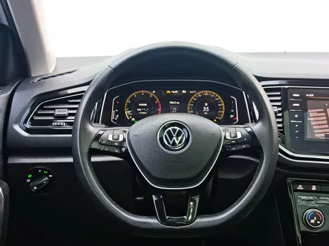 Volkswagen T-Roc — Фото автомобиля 7