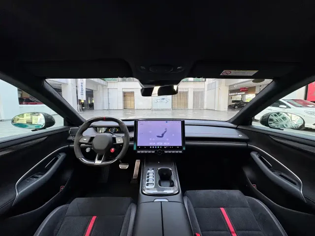 Xiaomi SU7 Ultra — Фото автомобиля 12