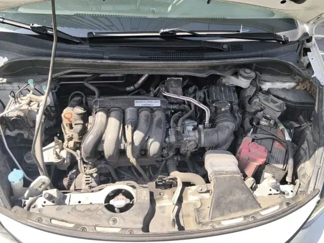 Honda Fit — Фото автомобиля 10