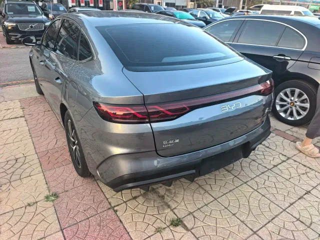 BYD Qin L — Фото автомобиля 4