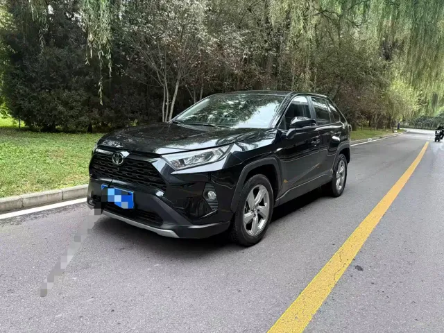 Фотография автомобиля — Toyota RAV4