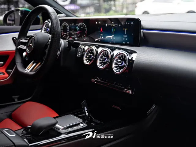 Mercedes-Benz A-Class AMG — Фото автомобиля 11