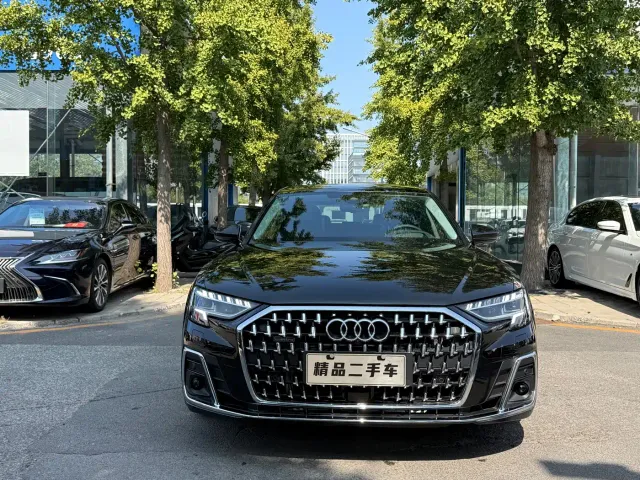 Audi A8 — Фото автомобиля 4