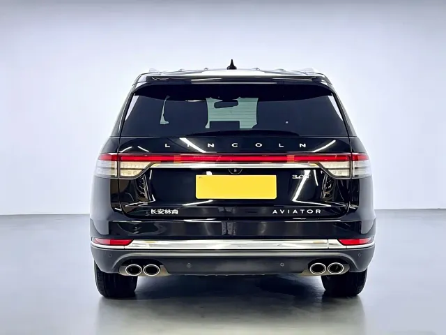 Lincoln Aviator — Фото автомобиля 5