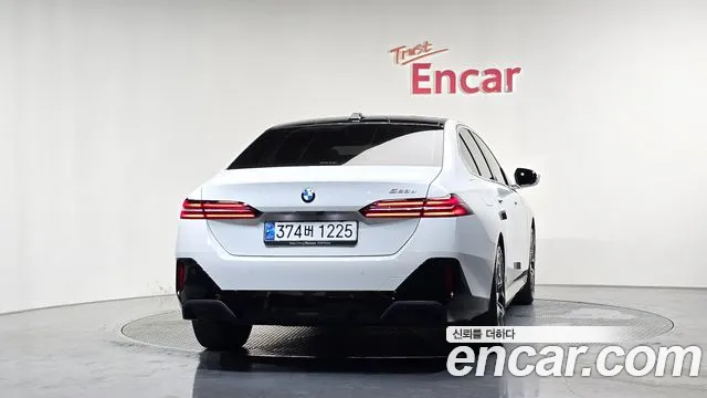 BMW 5-Series 5 серия (G60) 523d M Sport — Фото автомобиля 4