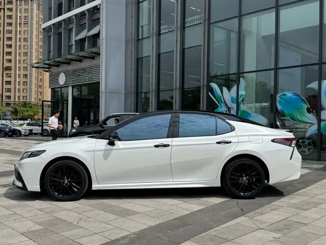 Toyota Camry — Фото автомобиля 3