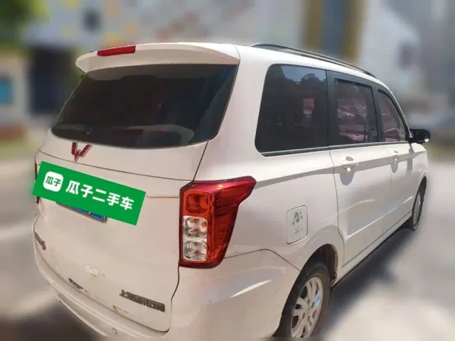 Wuling Hongguang — Фото автомобиля 4
