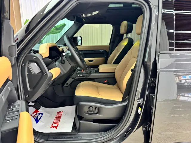 Land Rover Defender — Фото автомобиля 5