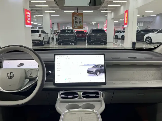 Leapmotor B10 — Фото автомобиля 11