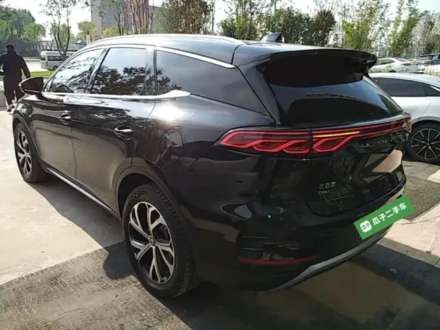 BYD Tang — Фото автомобиля 4