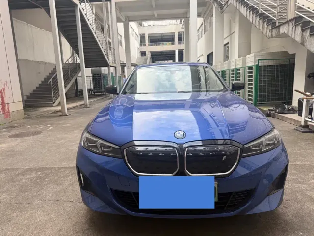 Фотография автомобиля — BMW i3