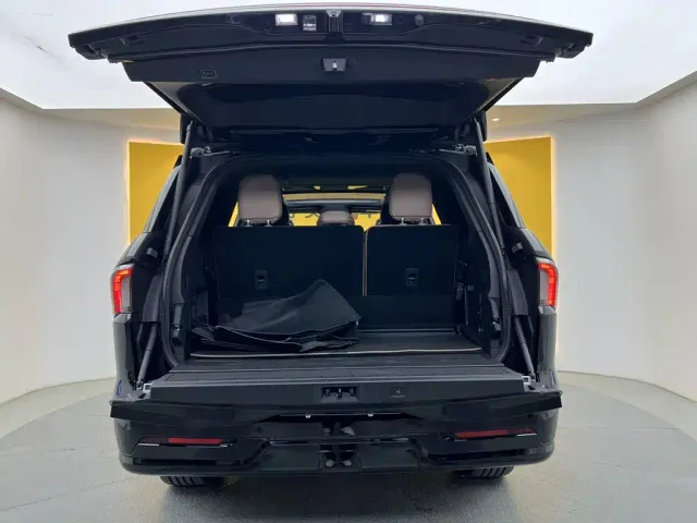 Lincoln Navigator — Фото автомобиля 12