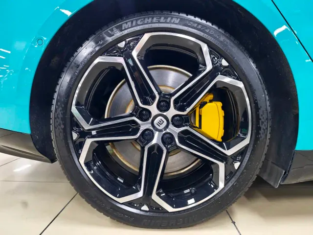 Xiaomi SU7 — Фото автомобиля 30