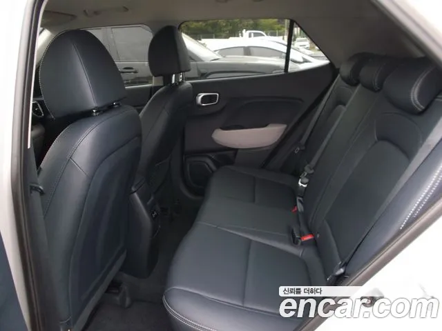 Hyundai Venue — Фото автомобиля 17