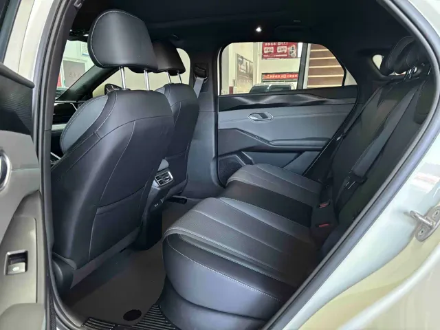 BYD Qin L — Фото автомобиля 7