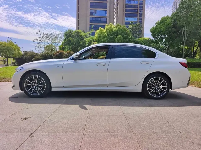 BMW 3 Series — Фото автомобиля 2